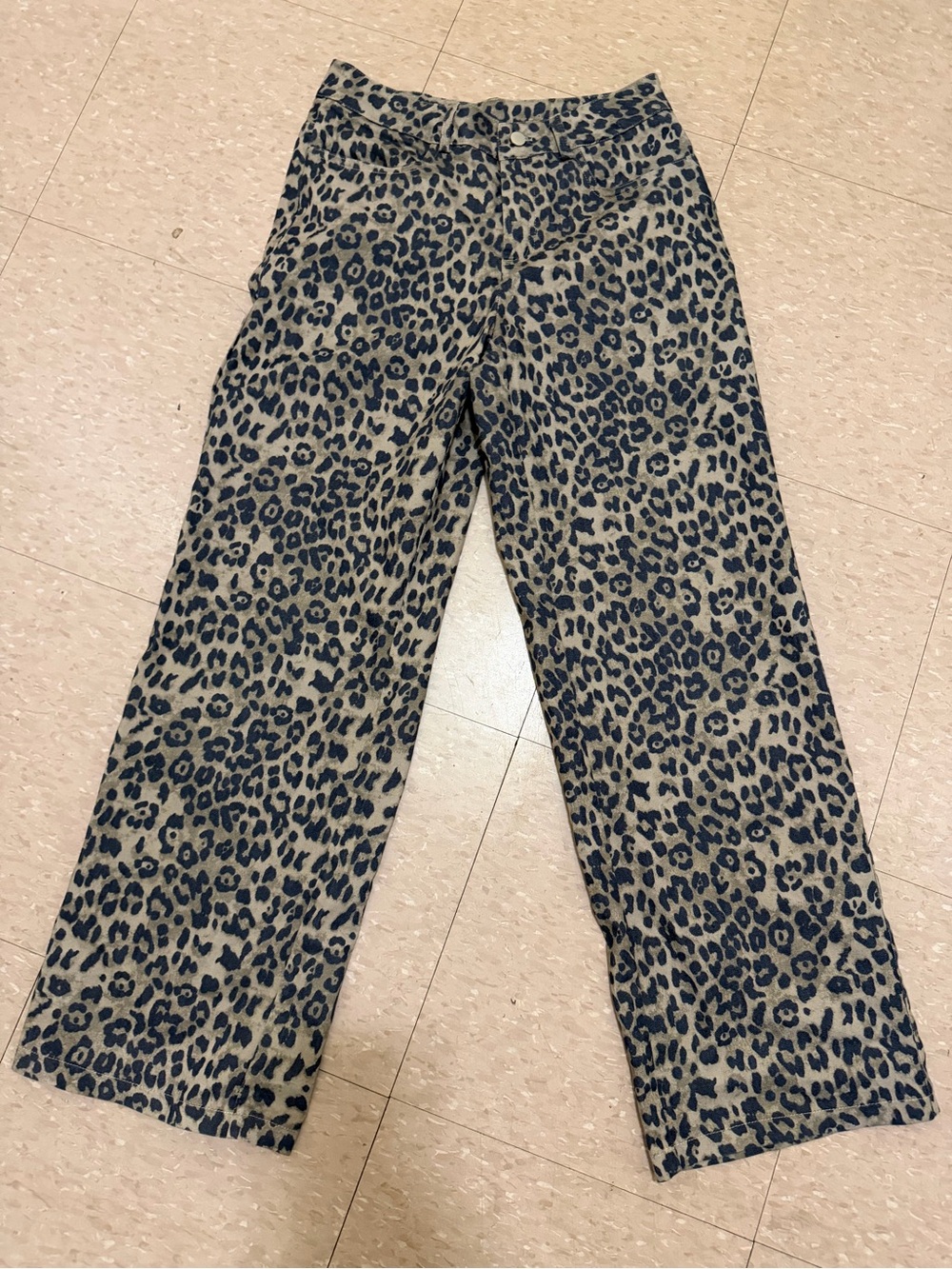 SHEIN Beige and Black Leopard Straight-Leg Jeans
